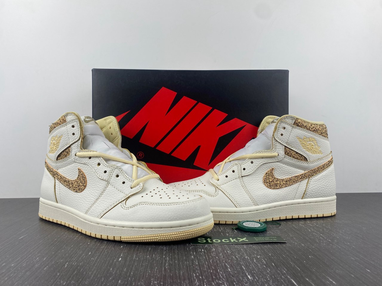 Air Jordan 1 High OG ??Vibrations of Naija FD8631-100